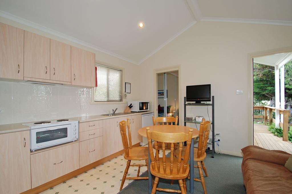 Triabunna Cabin & Caravan Park Exterior foto