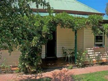 Triabunna Cabin & Caravan Park Exterior foto