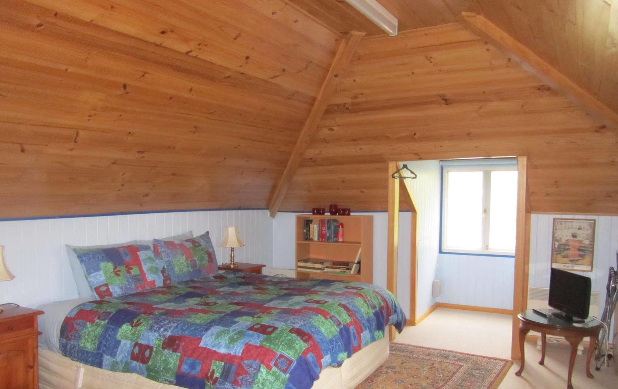 Triabunna Cabin & Caravan Park Exterior foto